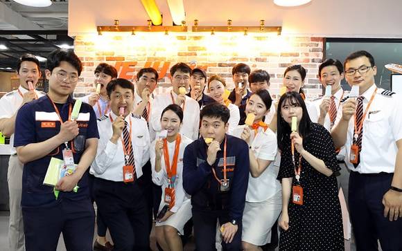 제주항공이 여름에 직원들에게 아이스크림을 주는 복지 서비스는 지난 2016년부터 시작됐어요. ⓒ 제주항공