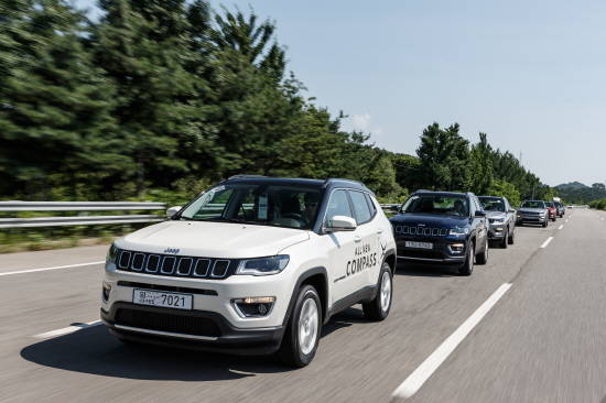 지프 컴팩트 SUV '올 뉴 컴패스'는 도시에 거주하지만, 긍정 에너지와 도전 정신으로 대담하고 특별한 라이프 스타일을 꿈꾸며, 삶의 즐거움을 추구하는 젊은 모험가를 위해 탄생했다. ⓒ FCA코리아