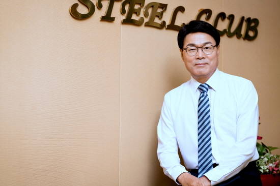 최정우 포스코 회장이 최근 포스코와 그룹사 실장 및 법인장급 이상 전 임원에게 새로운 50년을 향한 'New POSCO Road' 출발을 위해 실질 개혁 방안을 내달라는 메일을 발송했다. ⓒ 포스코