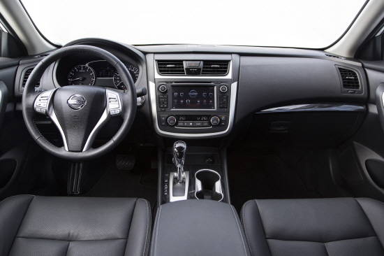 '다이나믹 세단' 닛산 알티마는 최근 발표된 美 J.D. 파워 신차품질조사에서 중형차부문 1위에 등극했다. ⓒ 한국닛산