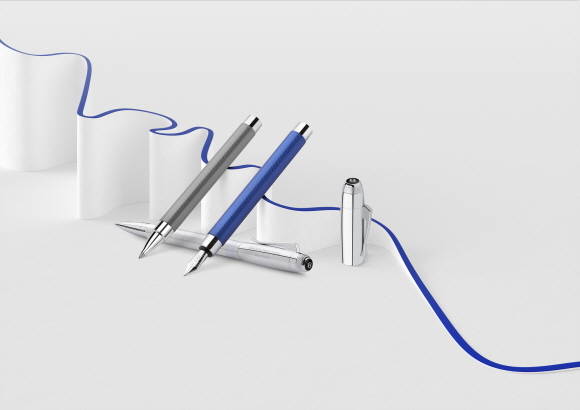 벤틀리 모터스가 그라폰 파버-카스텔과 함께 다양한 필기도구로 구성된 특별한 콜라보레이션 컬렉션을 출시했다. ⓒ 벤틀리 모터스