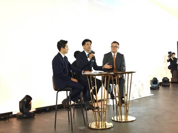 왼쪽부터 이병진 렉서스 코리아 마케팅 상무, 야스히로 사카키바라 렉서스 ES300h 치프 엔지니어, 타케무라 노부유키 한국토요타 사장. = 노병우 기자