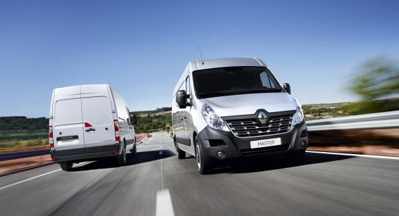 르노삼성이 르노그룹의 상용차 핵심 주력모델인 마스터의 판매가격을 공개하고 사전계약에 돌입했다. ⓒ 르노삼성자동차