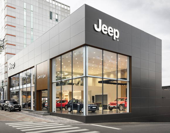 광주 지프 전용 전시장 전경. ⓒ FCA 코리아