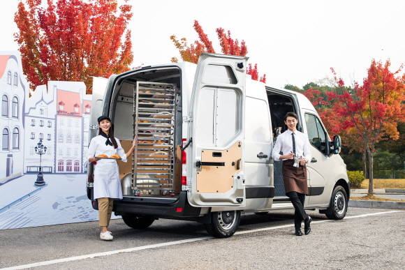 마스터는 적재용량 측면에서 기존 모델과는 비교할 수 없는 공간과 작업 효율성을 제공한다. ⓒ 르노삼성자동차