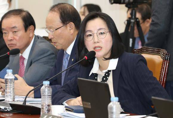 더불어민주당 제윤경 의원이 12일 국회에서 열린 정무위원회 금융감독원 국정감사에서 발언하고 있다. ⓒ 연합뉴스