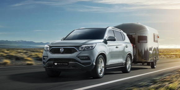 G4 렉스턴은 최대 3톤 견인력을 갖추고 있어 무거운 카라반을 끌기에도 제격이다. ⓒ 쌍용자동차