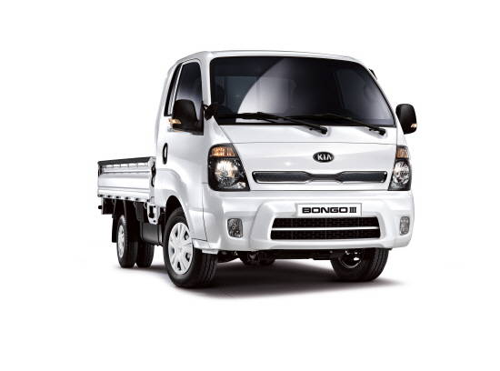 기아자동차가 후방 주차보조 시스템을 전 트림 기본 적용해 편의성을 높인 동시에 4WD 차량에 운전석 에어백을 기본화하는 등 안전성을 강화한 '2019년형 봉고Ⅲ'를 출시했다. ⓒ 기아자동차