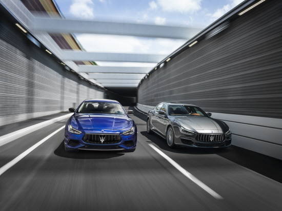 뉴 기블리는 마세라티 플래그쉽 세단 '더 뉴 콰트로포르테'와 동일한 '듀얼 트림 전략'으로 럭셔리 감성 '그란루소'와 스포티한 '그란스포트' 두 가지 트림으로 출시된다. ⓒ 마세라티