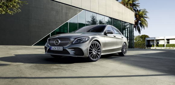 더 뉴 C 220 d AMG 라인. ⓒ 메르세데스-벤츠 코리아
