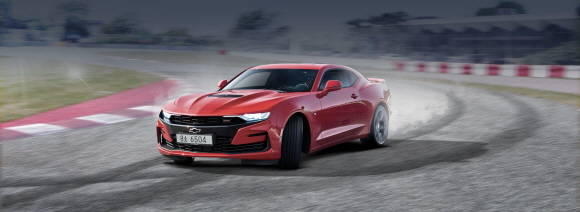 고성능 스포츠카 카마로SS의 부분변경 모델인 더 뉴 카마로 SS. ⓒ 한국GM