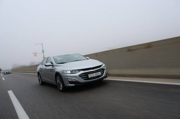 더 뉴 말리부는 쉐보레의 최신 패밀리룩을 적용한 부분변경 모델이다. = 노병우 기자