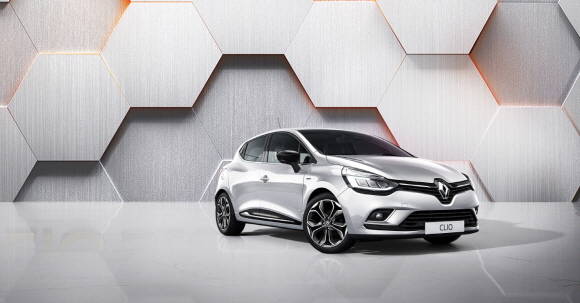 클리오 스틸 에디션은 르노 탄생 120주년을 기념해 단 120대만 한정으로 판매하는 모델이다. ⓒ 르노삼성자동차