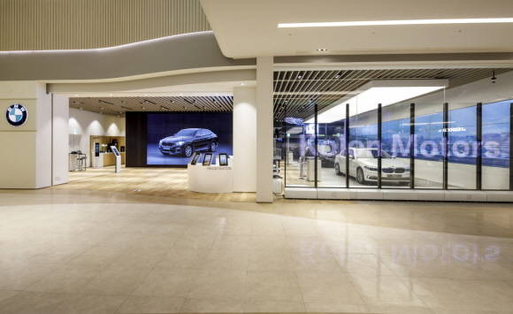 스타필드 시티 위례에 위치한 BMW 스마트 쇼룸 모습. ⓒ BMW 코리아