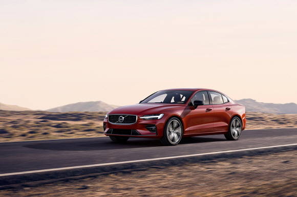 볼보만의 프리미엄 이미지를 각인시켜줄 신형 S60. ⓒ 볼보자동차코리아