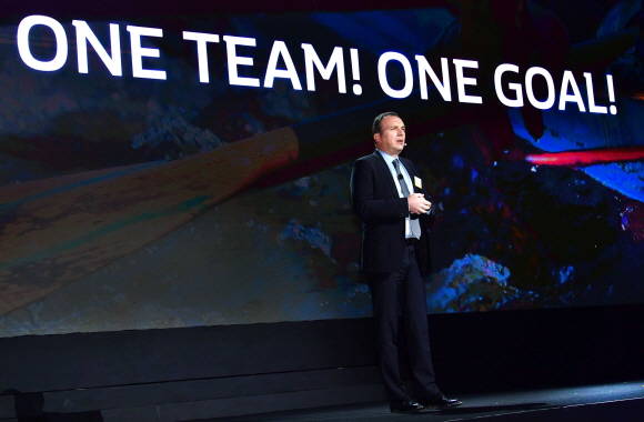 르노삼성이 2019 네트워크 컨벤션 행사를 개최하고, 2019년 고객만족도와 경쟁력을 더욱 강화하자고 결의했다. ⓒ 르노삼성자동차