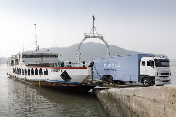 BMW 모바일 주니어 캠퍼스가 전라남도 도서·벽지 지역 초등학교 및 아동복지시설을 방문해 과학창의 교육을 실시했다. ⓒ BMW 코리아 미래재단
