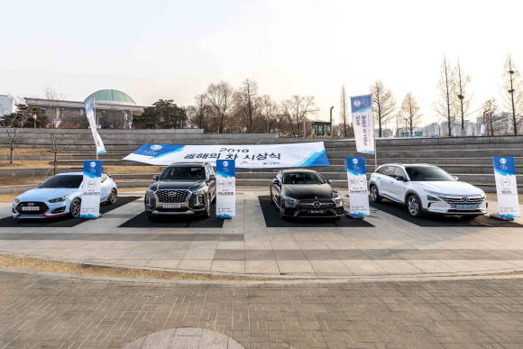 현대차의 대형 SUV 팰리세이드가 한국자동차기자협회가 뽑은 2019 올해의 차 대상과 올해의 SUV로 선정되는 등 2관왕의 영예를 안았다. 아울러 메르세데스-벤츠의 더 뉴 CLS도 올해의 수입차와 올해의 디자인 부문상을 받아 2관왕을 차지했다. ⓒ 한국자동차기자협회