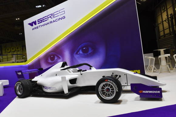 사진은 유럽에서 열리는 W 시리즈에 출전할 레이싱 차량의 모습. ⓒ 한국타이어