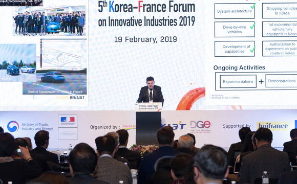 단군프로젝트를 발표 중인 르노삼성 마크 보사(Marc BAUZA) 이노베이션 프로젝트 리더. ⓒ 르노삼성자동차