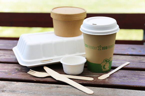 볼보자동차가 연 2000만개 이상이 소비되고 있는 일회용 플라스틱 제품 사용을 전면 중단한다고 밝혔다. ⓒ 볼보자동차코리아