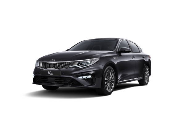 안전성과 가격 경쟁력을 높인 2020년형 K5. ⓒ 기아자동차
