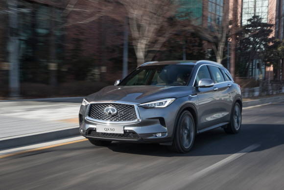 QX50은 폭발적인 퍼포먼스를 발휘해 운전재미를 추구하는 소비자들의 시선을 사로잡고 있다. ⓒ 인피니티 코리아
