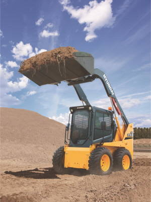 현대건설기계가 생산 중인 스키드로더(모델명 HL390). ⓒ 현대중공업