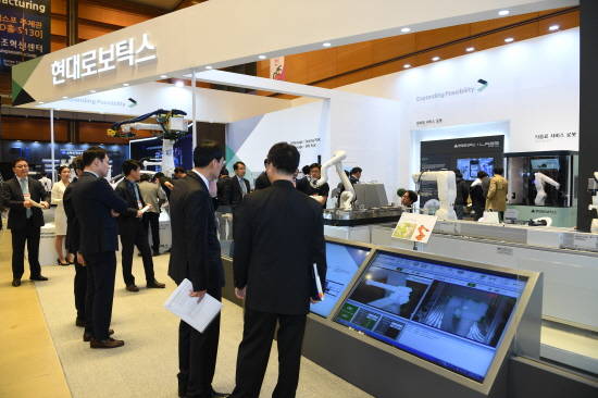 서울 코엑스에서 개최된 '스마트공장·자동화산업전 2019' 현대로보틱스 부스. ⓒ현대중공업