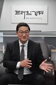 조대원 위원장은 "리더라면 불의를 개선해 정의를 만들 의무가 있다"고 강조한다. = 박성현 기자