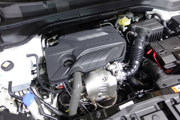 코란도 파워트레인은 새롭게 개발된 1.6ℓ 디젤엔진과 아이신의 GENⅢ 6단 자동변속기가 조합된다. = 노병우 기자