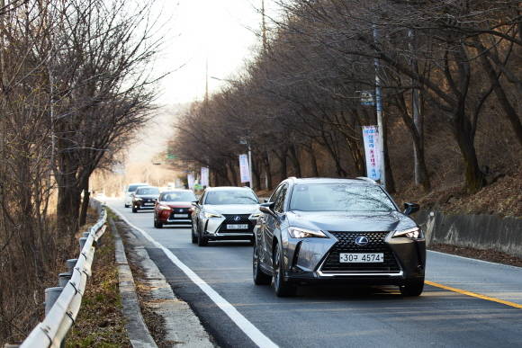 렉서스 최초의 콤팩트 SUV 'UX'. ⓒ 렉서스 코리아