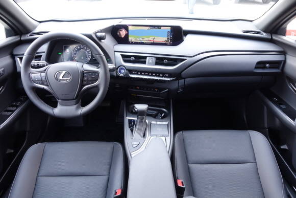 운전자의 자세변경과 시선이동을 최소화해 드라이빙에 집중할 수 있도록 고안된 실내 공간. = 노병우 기자