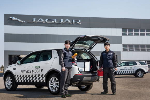 서비스 모바일은 재규어 랜드로버의 검증된 테크니션이 직접 출동해 현장에서 신속하게 정비를 실시한다. ⓒ 재규어 랜드로버 코리아