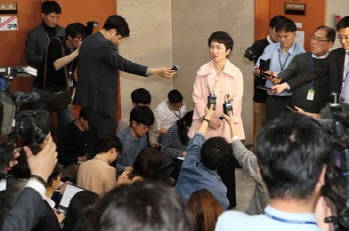 이언주 무소속 의원이 부산 중영도구로 지역구를 바꿀 가능성이 논의되고 있으나 불가능하다는 지역 반응이 나오고 있다. ⓒ 연합뉴스