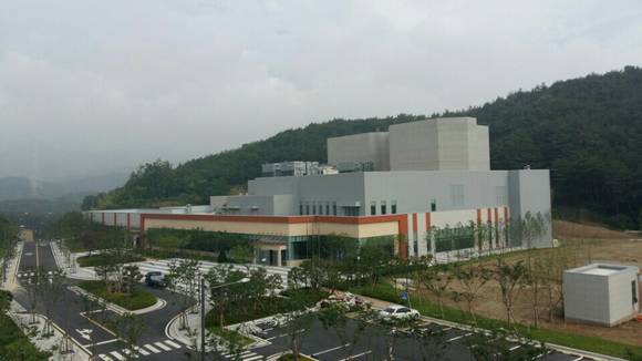 부산 기장군에 위치한 '의료용 중입자가속기 치료센터' 전경. ⓒ 기장군