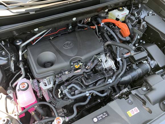 뉴 제너레이션 RAV4에 적용된 2.5ℓ 직렬 4기통 다이내믹 포스 엔진은 뛰어난 동력성능과 클래스 탑 수준의 연소효율을 실현했다. = 노병우 기자