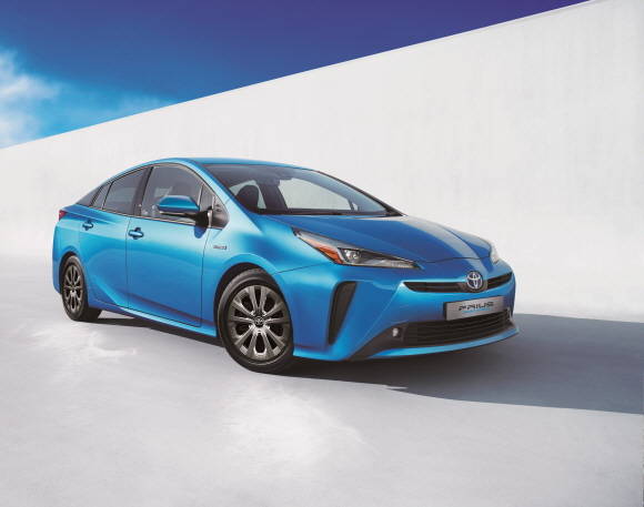 새로워진 외관 디자인에 연비와 친환경성을 한층 높인 뉴 프리우스. ⓒ 토요타 코리아