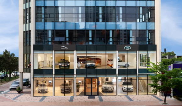 재규어 랜드로버 인천 송도 부티크. ⓒ 재규어 랜드로버 코리아