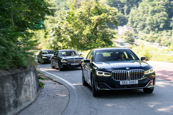 뉴 7시리즈는 드라이빙 럭셔리의 상징으로 자리매김해온 6세대 7시리즈의 부분변경 모델이다. ⓒ BMW 코리아