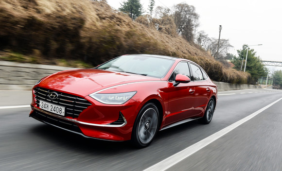 지난 2분기 국내시장에서 현대차는 신형 쏘나타의 신차효과가 더해지며 전년 동기 대비 8.1% 증가한 20만156대를 판매했다. ⓒ 현대자동차