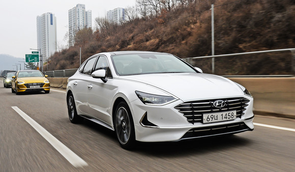 신형 쏘나타는 현대차가 2014년 3월 7세대 출시 이후 5년 만에 선보인 모델로, 스마트 모빌리티 디바이스를 지향한다. ⓒ 현대자동차