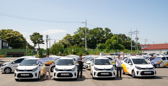 타이어 나눔 사업은 전국 사회복지기관의 안전한 이동환경을 위해 노후한 타이어를 교체해주는 활동이다. ⓒ 한국타이어