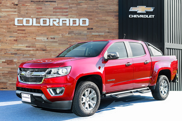 국내 출시되는 콜로라도는 미국에서 전량 수입되는 모델임에도 국산 모델과 동일하게 전국 400개 이상 분포된 쉐보레 공식 서비스센터를 통해 편리하게 차량 관리를 받을 수 있다. ⓒ 한국GM