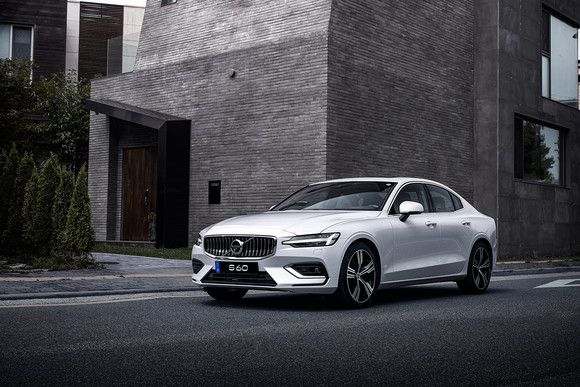 8월의 차에 선정된 볼보 S60. ⓒ 볼보자동차코리아