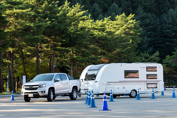 최대 3.2톤의 견인능력을 갖춘 강력한 파워트레인을 장착한 콜로라도. ⓒ 한국GM