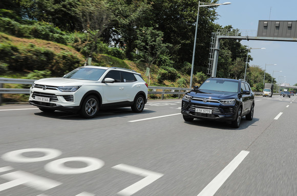 코란도 가솔린모델은 다운사이징 파워트레인이 선사하는 성능과 효율성, 낮은 자동차세에서 비롯되는 경제성, 합리적인 가격을 모두 갖췄다. ⓒ 쌍용자동차