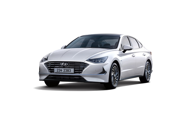 신형 쏘나타 하이브리드 모델은 전년 동월 대비 5배 이상의 판매고를 올려 전체 쏘나타 판매실적을 이끌었다. ⓒ 현대자동차