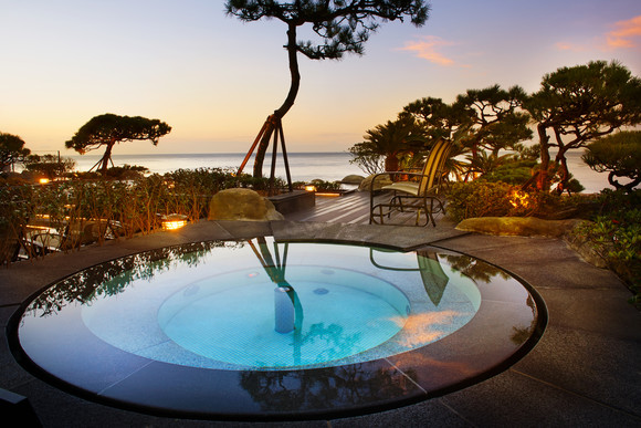 야외 해수온천 오션스파 씨메르 전경. ⓒ 파라다이스호텔 부산