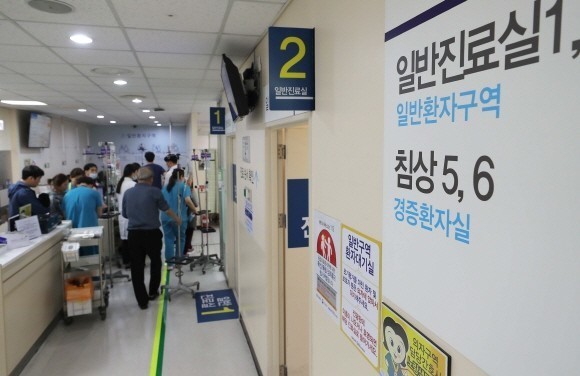 전체 보험사기 적발건수는 줄고 있지만, 의료 관련 보험사기는 오히려 급증하고 있는 것으로 드러났다. 사진은 한 병원 내 모습 ⓒ 연합뉴스